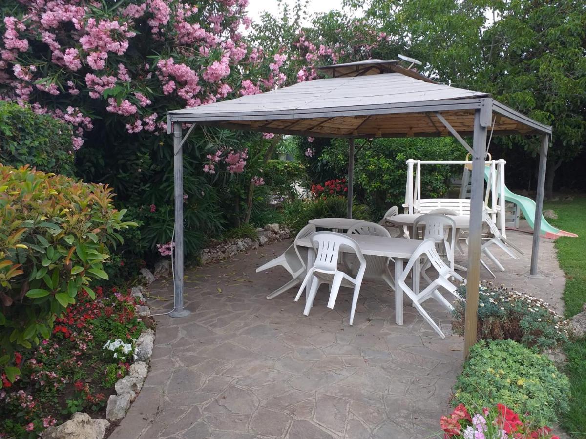 Garden Basement - Seminterrato Max 4 Ospiti - Fiumicino Vicino Aeroporto E Fiera Daire Dış mekan fotoğraf