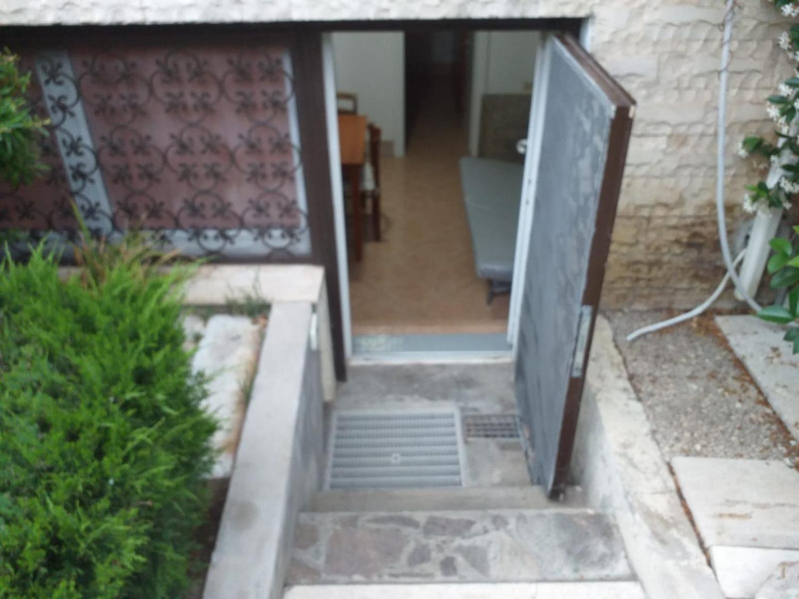 Garden Basement - Seminterrato Max 4 Ospiti - Fiumicino Vicino Aeroporto E Fiera Daire Dış mekan fotoğraf
