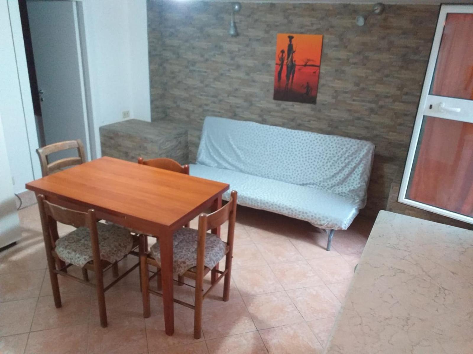 Garden Basement - Seminterrato Max 4 Ospiti - Fiumicino Vicino Aeroporto E Fiera Daire Dış mekan fotoğraf