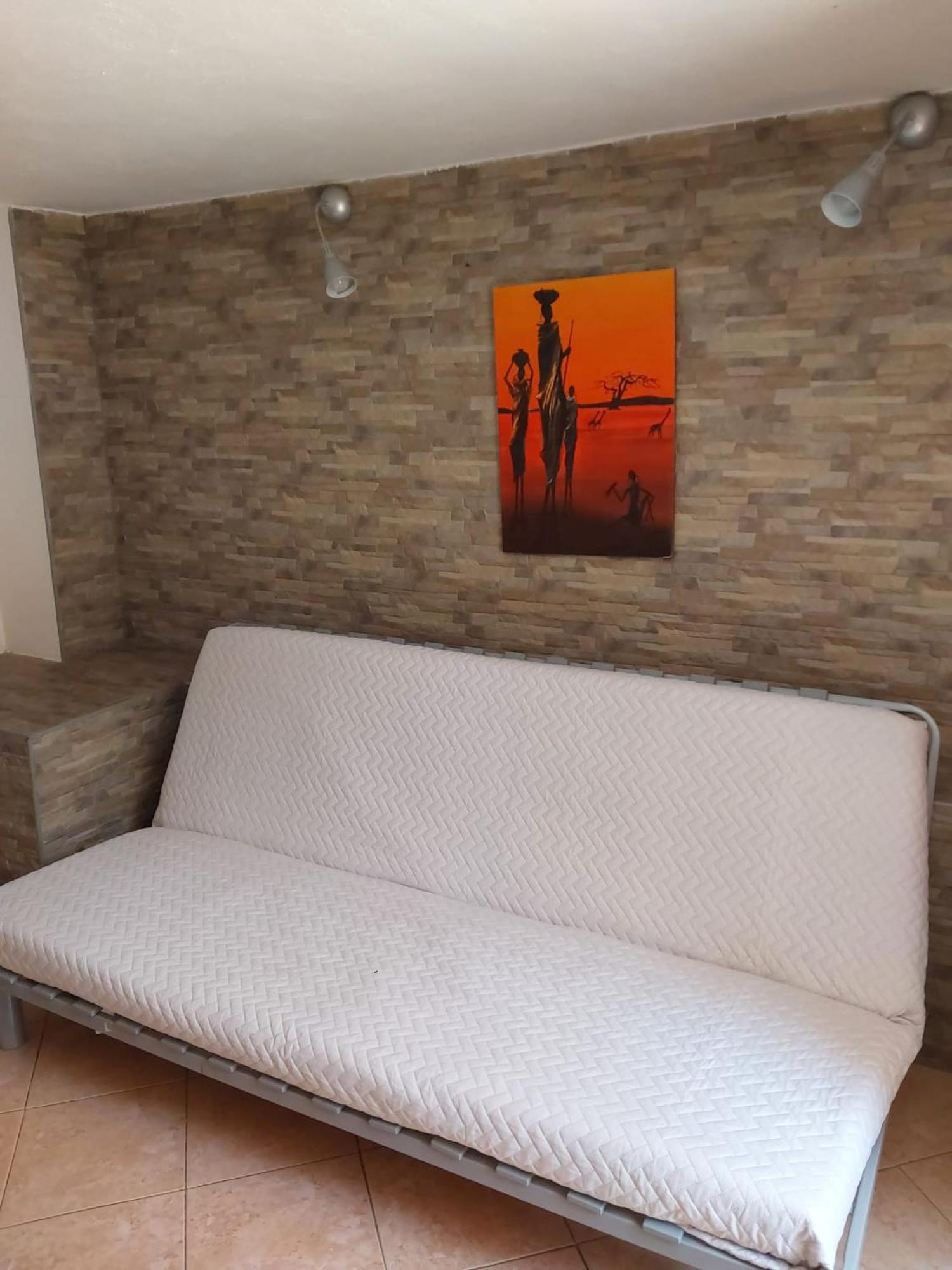 Garden Basement - Seminterrato Max 4 Ospiti - Fiumicino Vicino Aeroporto E Fiera Daire Dış mekan fotoğraf